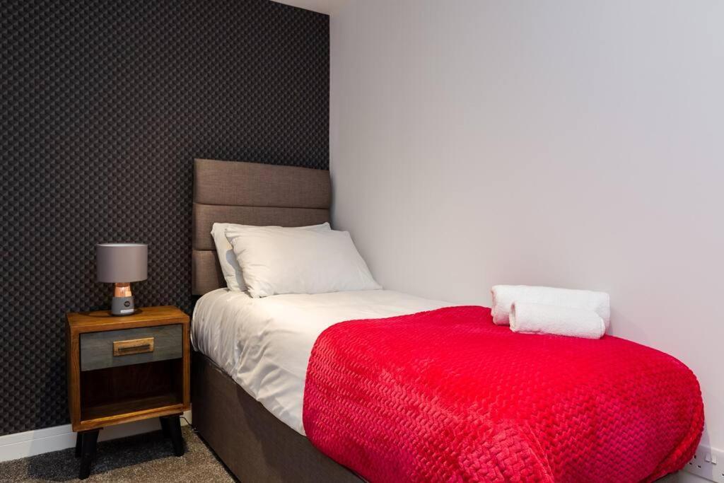 Victoria - 2 Bedroom Parking Wi-fi Workers Hyde